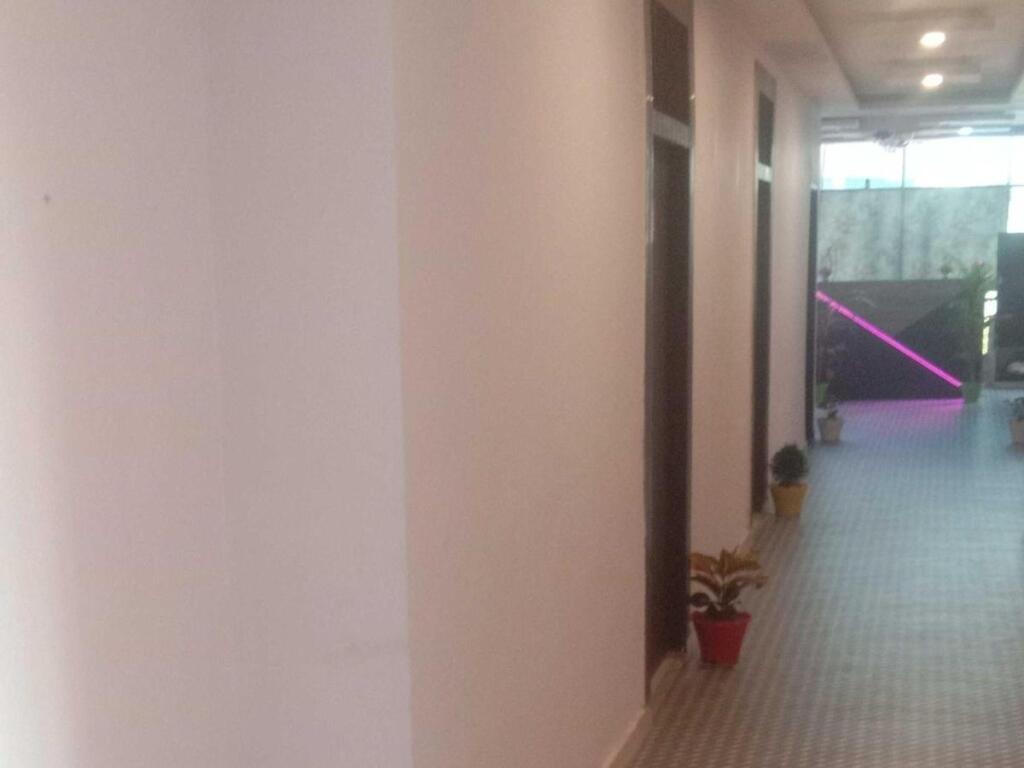 Канпур: OYO 808246 Hotel Nandan Palace