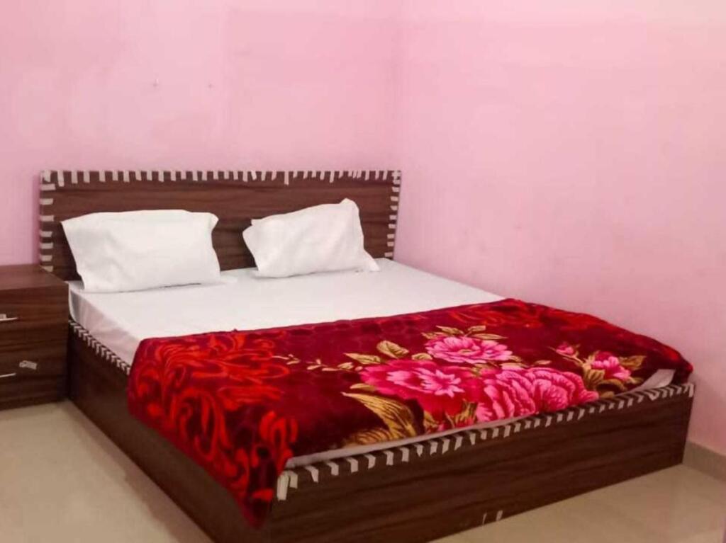Канпур: OYO 700442  Ashoka  palace