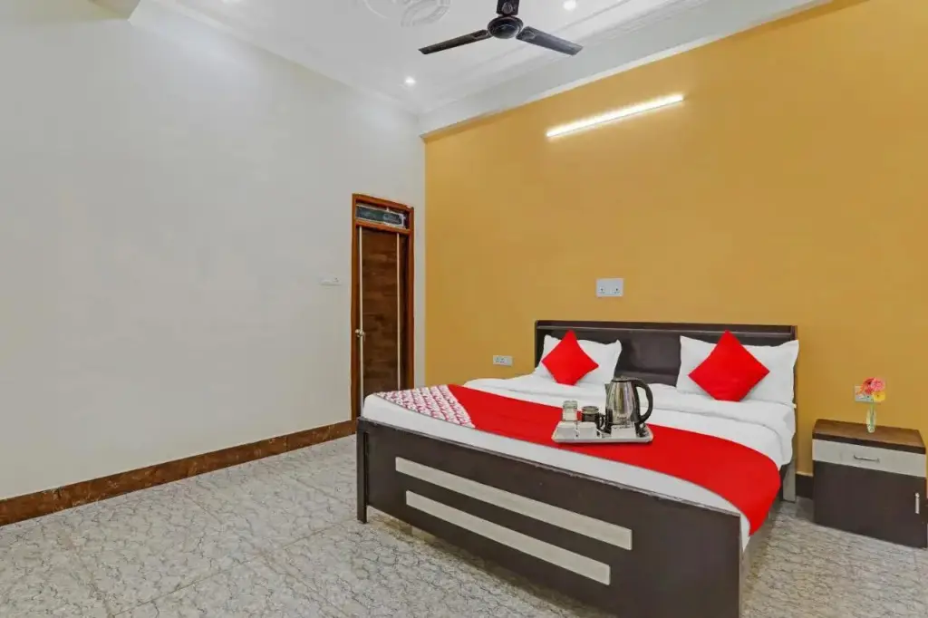 Канпур: Oyo Flagship 70327 Hotel Manu Grand
