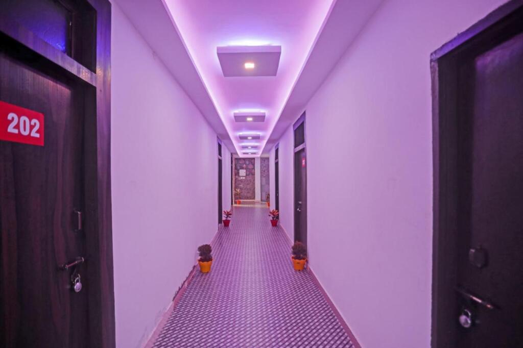 Канпур: Oyo Flagship 805597 Shri Nanadan Palace