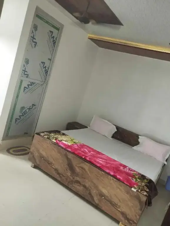 Канпур: OYO 702305 Hotel Rajeshwari Plaza