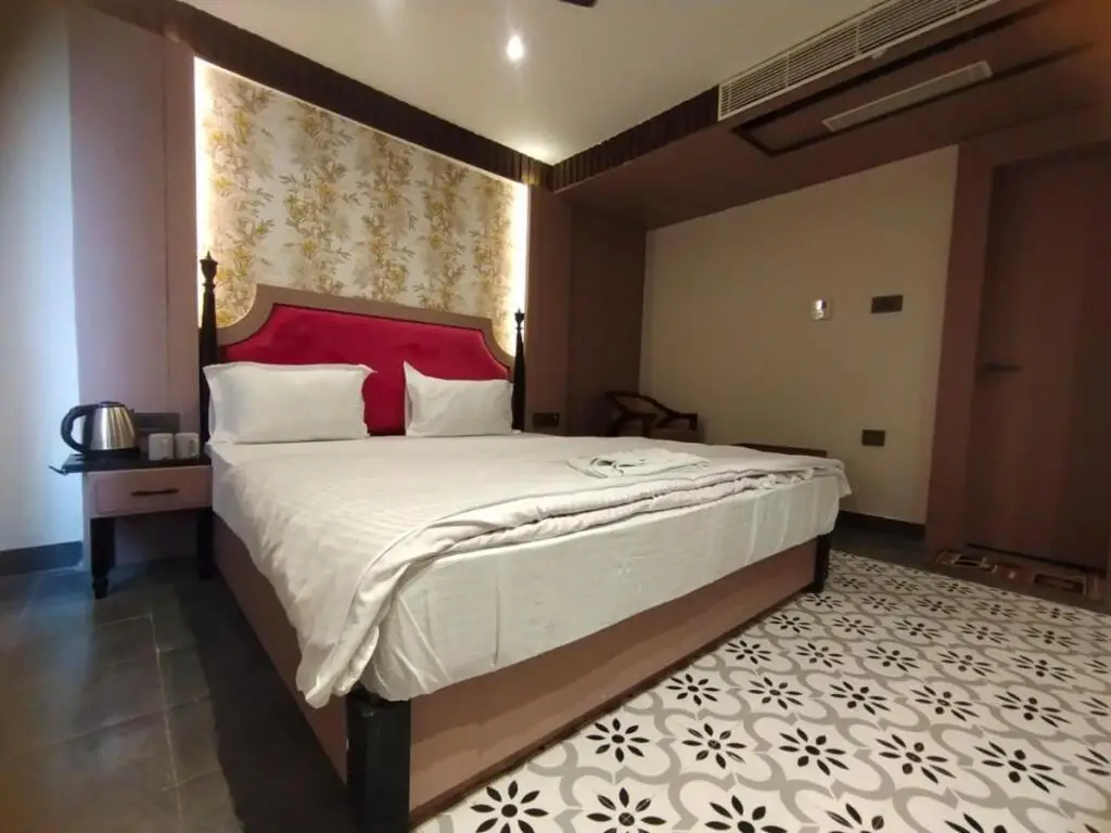 Канпур: Hotel The Palassio