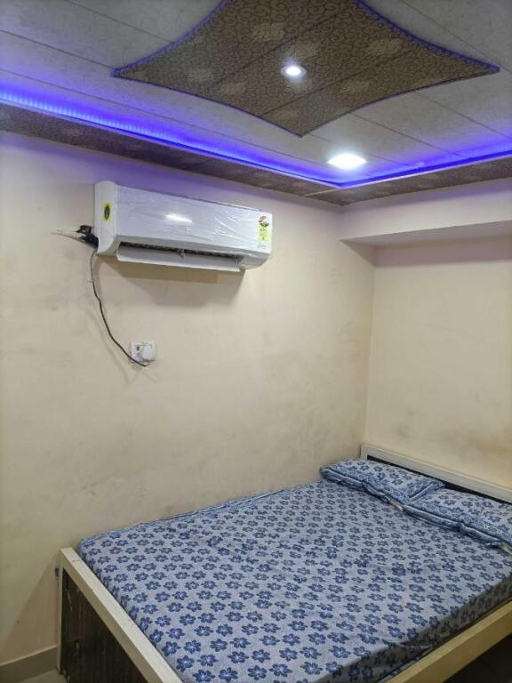 Канпур: OYO 70140 Hotel Yash Galaxy