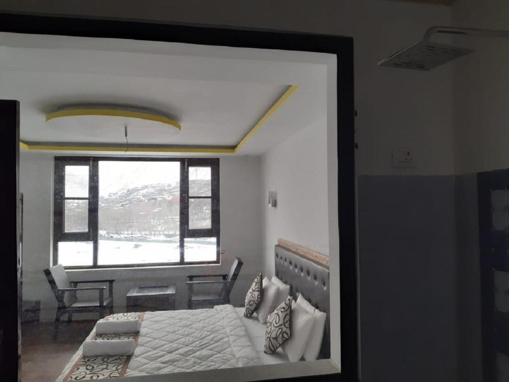 Каргил: Hotel The White Castle