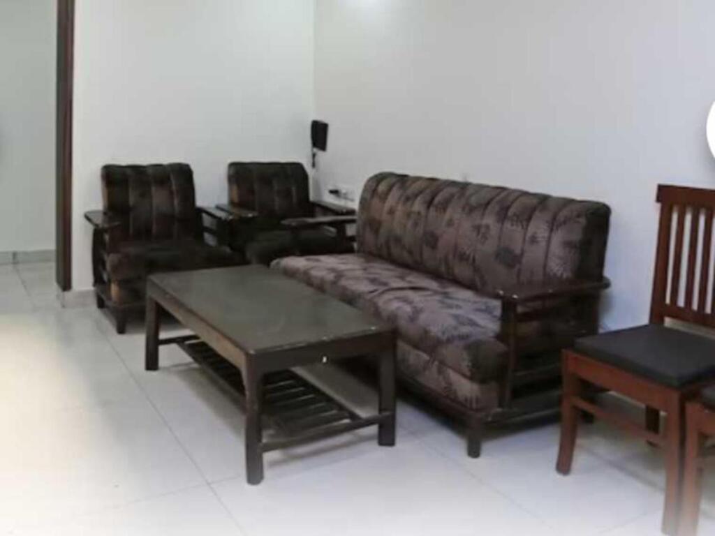 Гуруграм: OYO Flagship 808121 Hotel Saffron