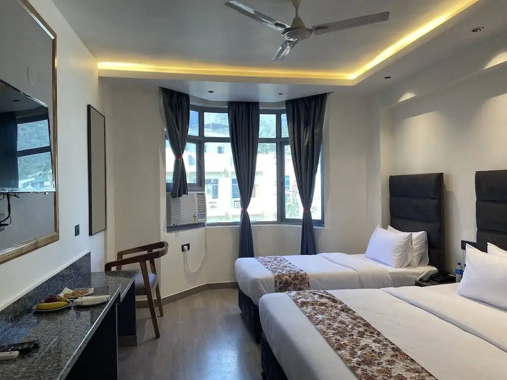 Катра: Click Sunburry Hotel Katra