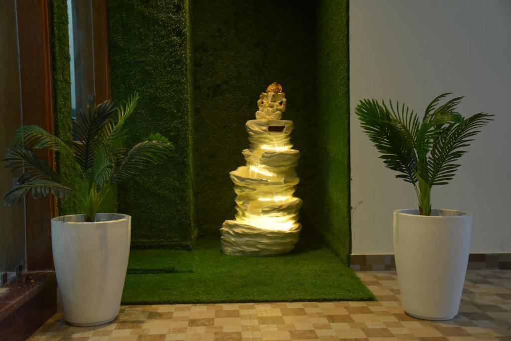 Катра: The Divine Oak Golden Leaf