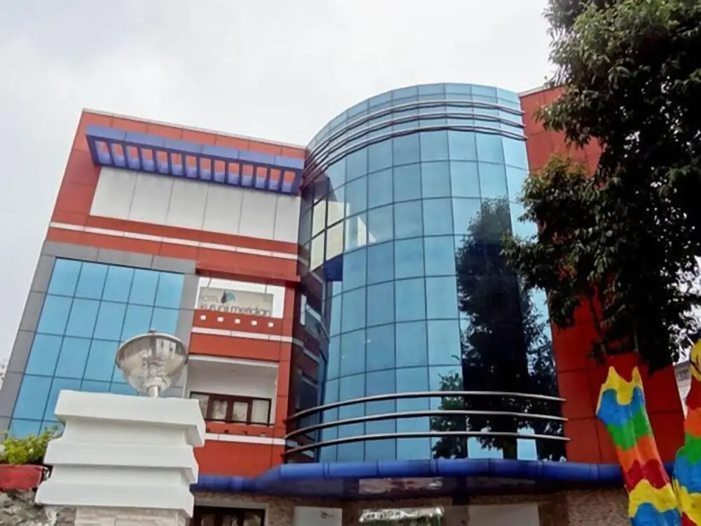 Hotel Kurunji Meridian — фото 1