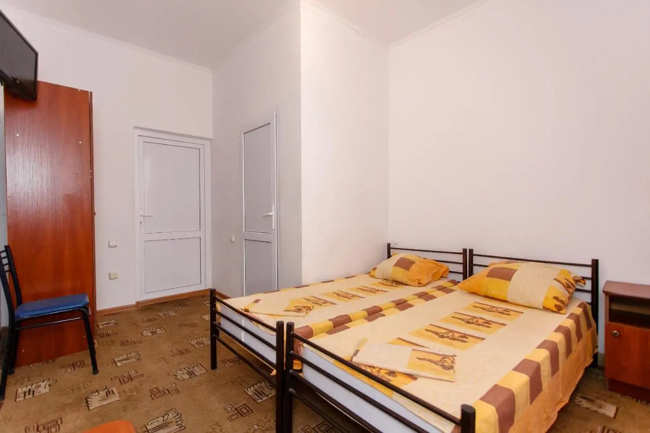 Витязево: Guest House Morskoy 5