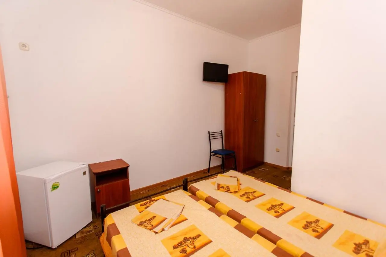 Витязево: Guest House Morskoy 5