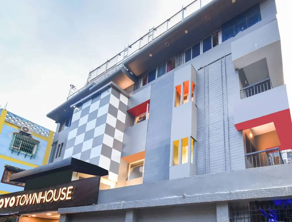 Колката: Oyo Townhouse 444 Heera Holiday Inn
