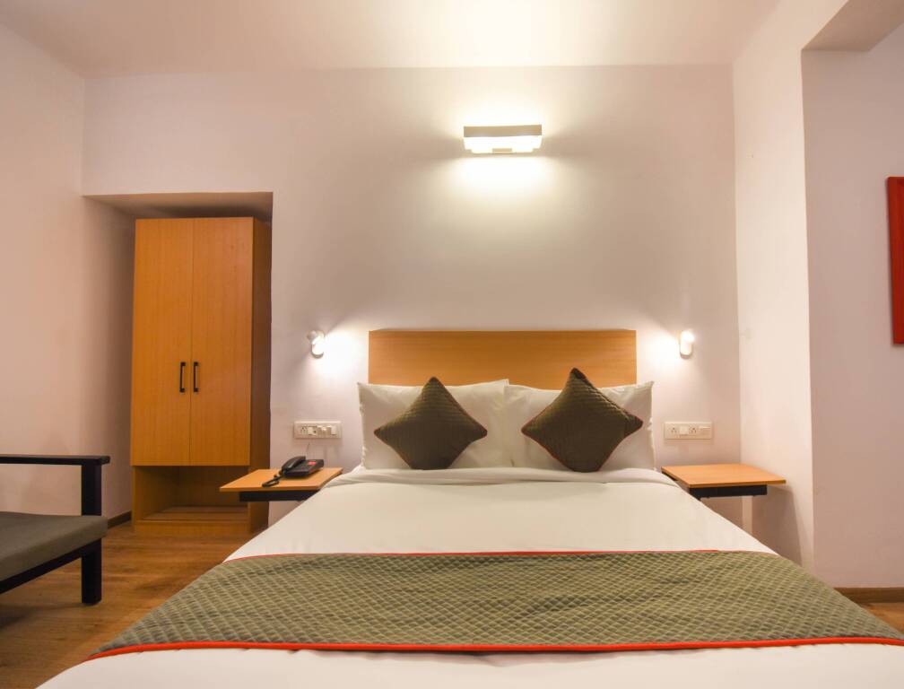 Колката: Oyo Townhouse 444 Heera Holiday Inn
