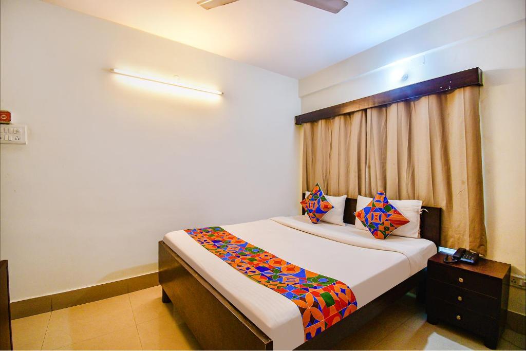 Колката: FabHotel Nayak Palace