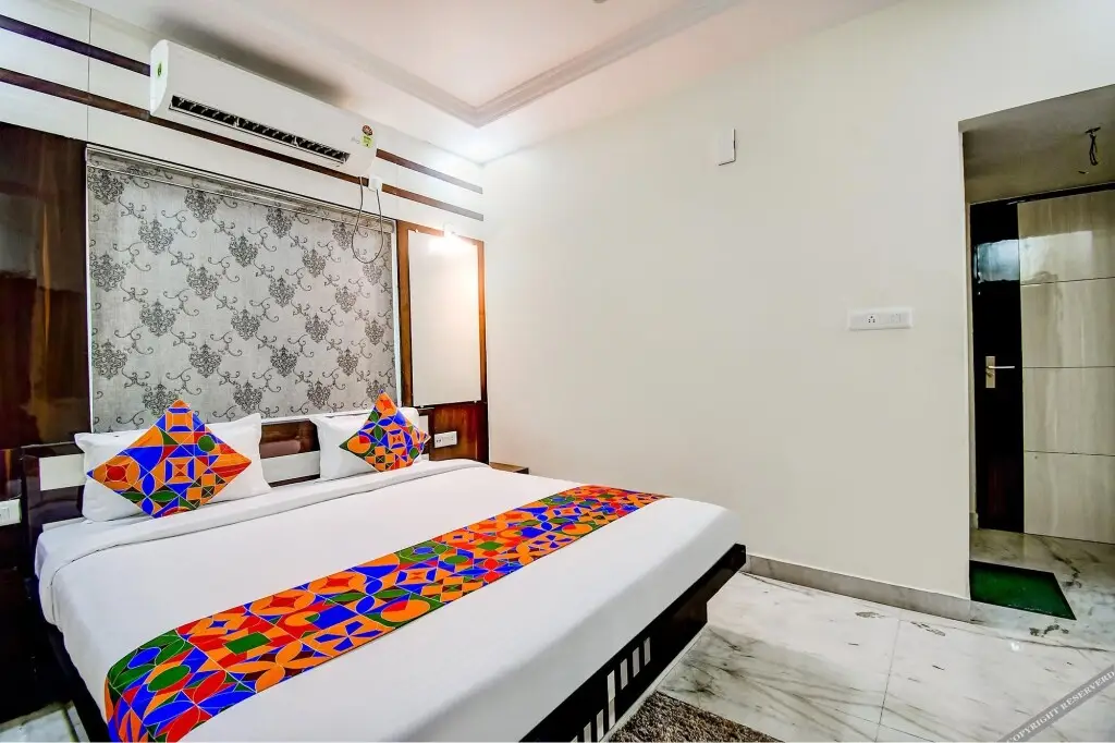 Колката: FabHotel Royal Palm