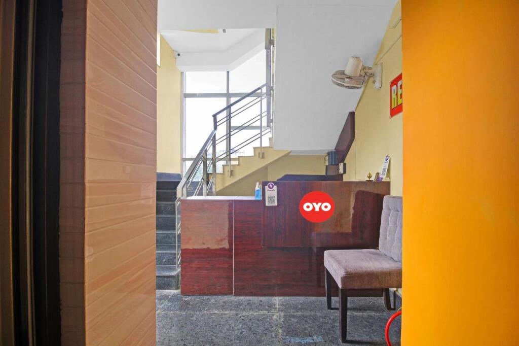 Колката: Oyo Flagship 88932 R K Residency