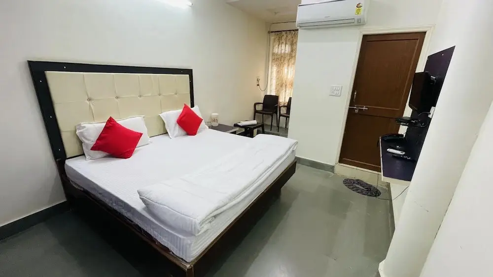 Кота: Hotel Prabhat Palace