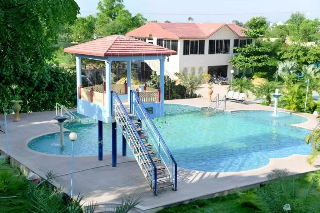 Беавар: Hotel Rani Bagh Resort