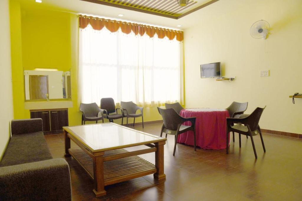 Беавар: Hotel Rani Bagh Resort