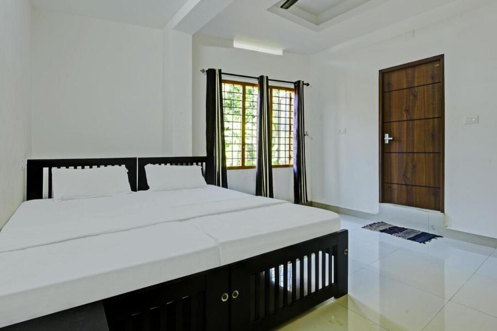 Куруппумтара: SPOT ON 804948 Royal Heights