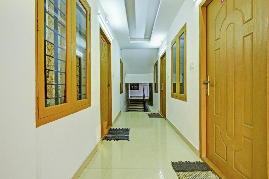 Куруппумтара: SPOT ON 804948 Royal Heights