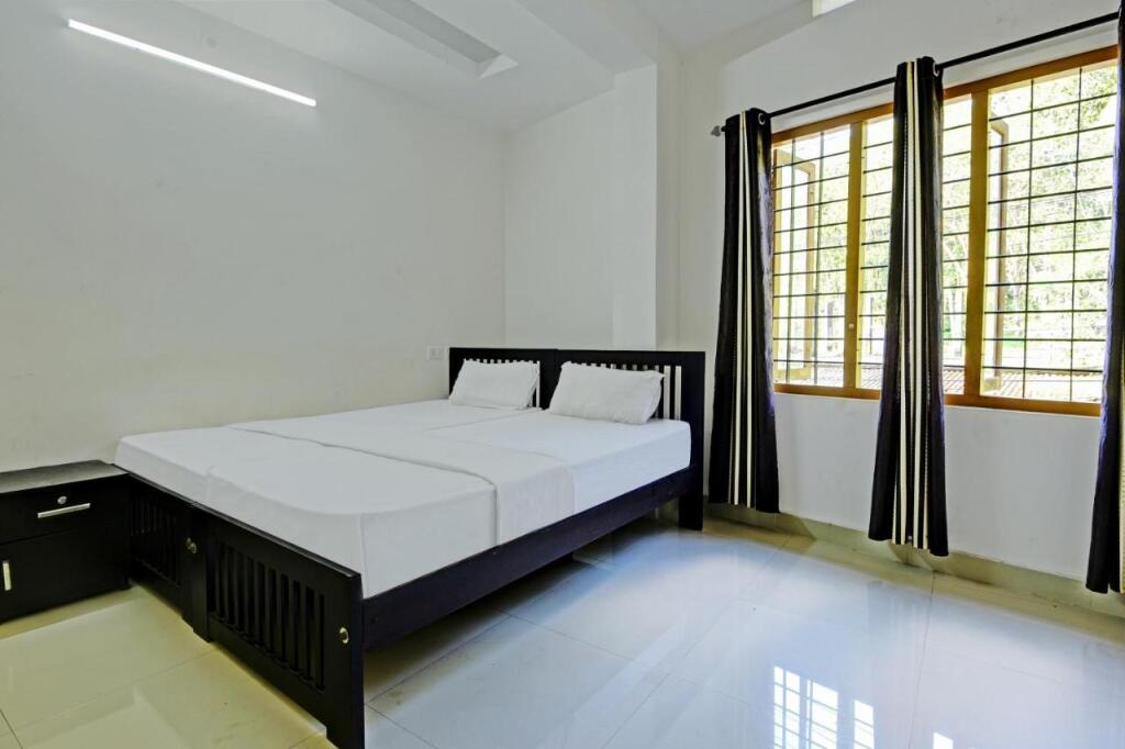 Куруппумтара: SPOT ON 804948 Royal Heights