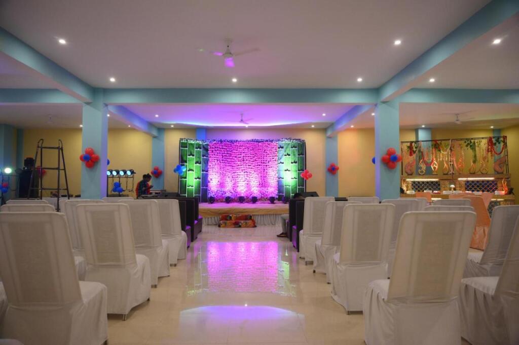 Лакхнау: OYO 88231 Sarita Palace