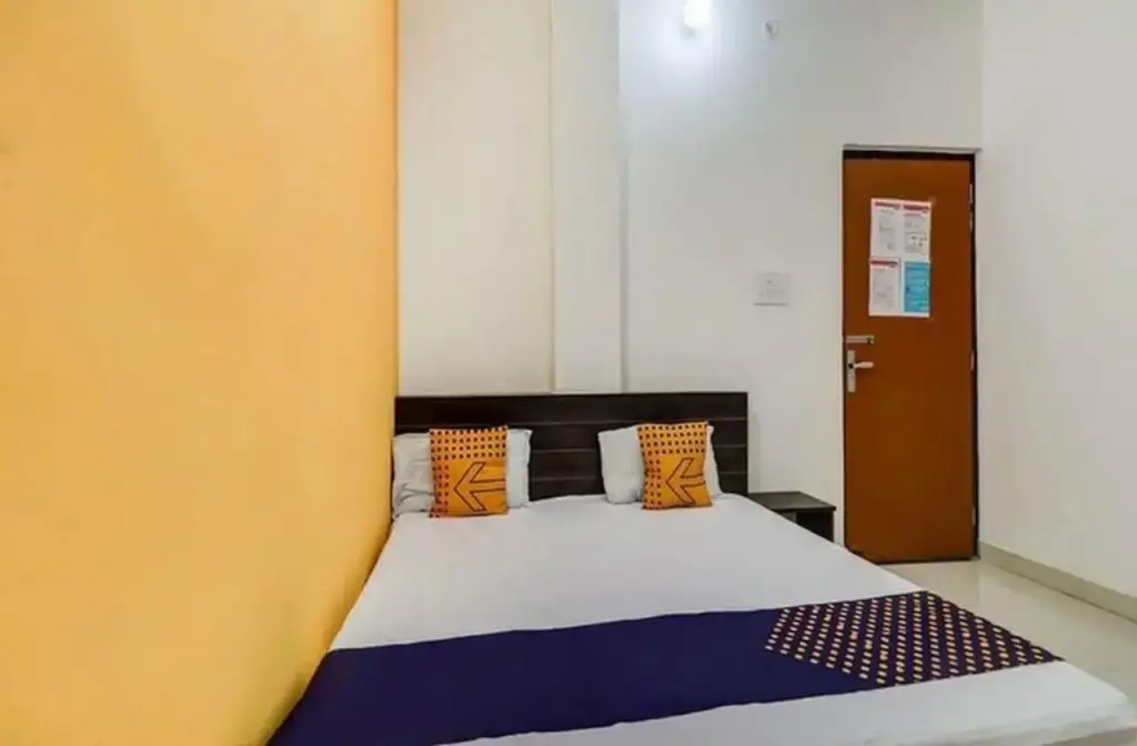 Лакхнау: Oyo 80505H Shubhi Palace