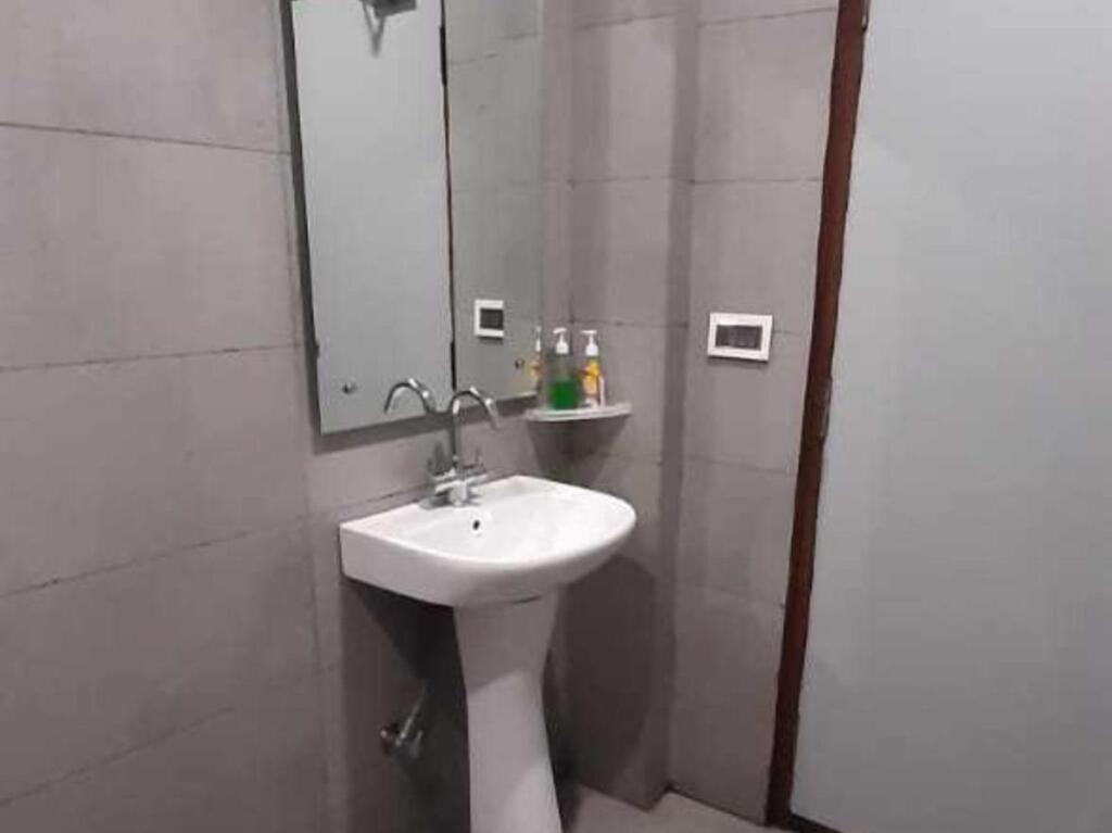 Лакхнау: OYO Flagship 702816 Sana Guest House