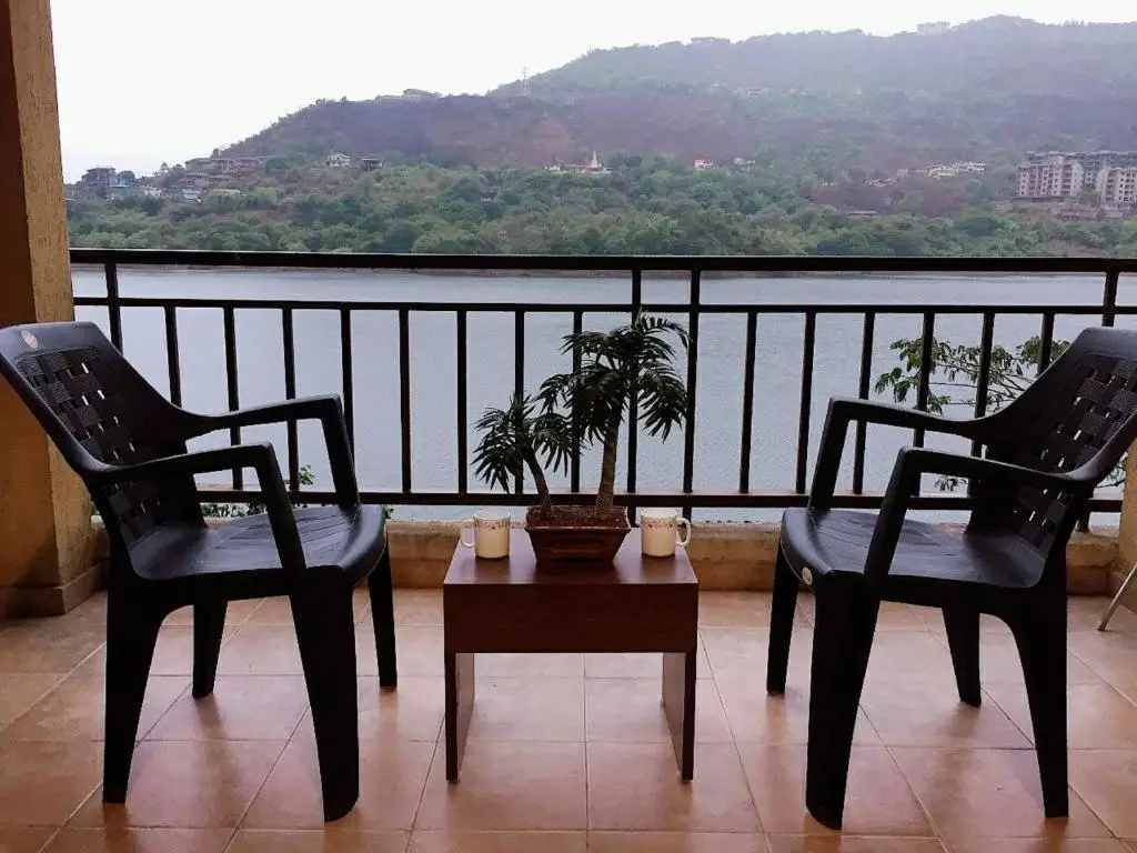 Амби Вэлли Сити: Lavasa Luxury Lakeview Studio