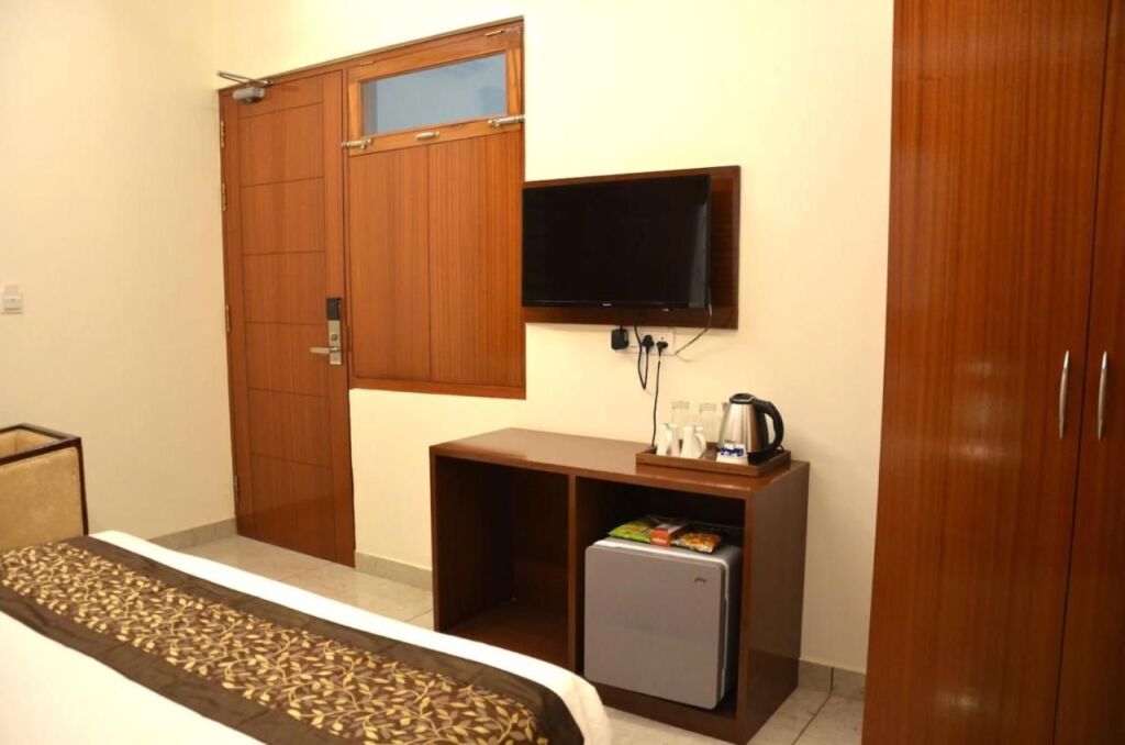 Лакхнау: FabHotel Roselle Inn