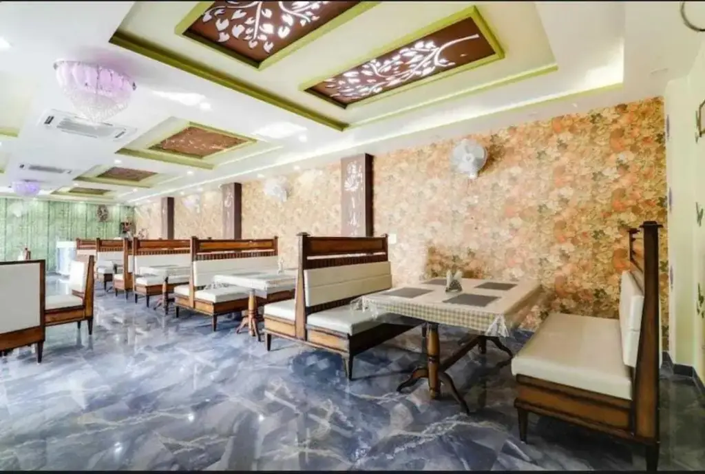 OYO Flagship 80784J Sky Inn Hotel & Banquet Hall — фото 1