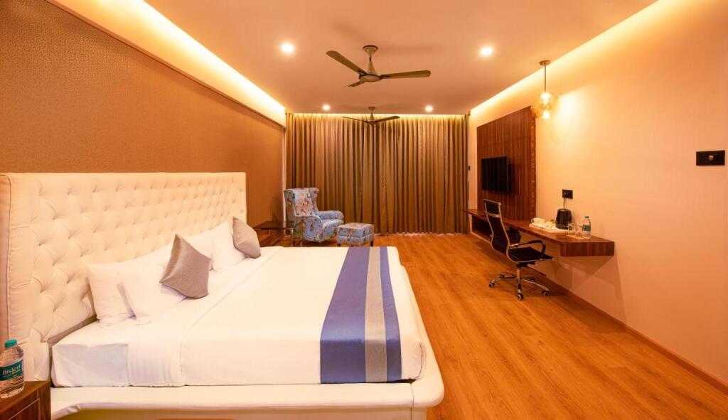 Манипал: Hometown Galleria Manipal