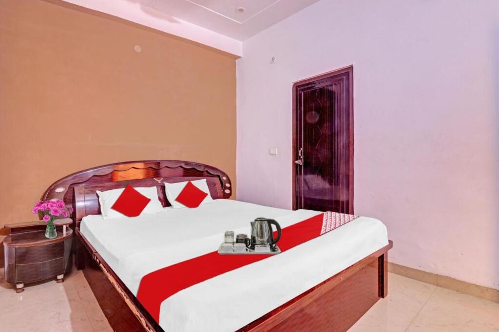Матхура: spot on 703108 Purnkuti Hotel