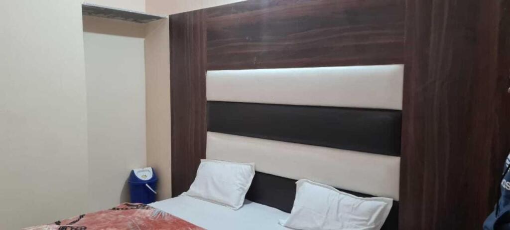 Мератх: SPOT ON  80606B Hotel Dev Rana