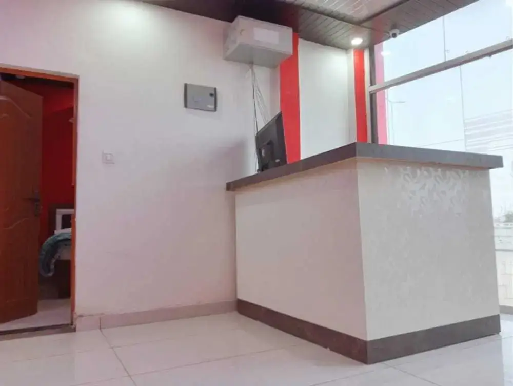 Мератх: OYO 703393 Hotel Neki & Restaurant