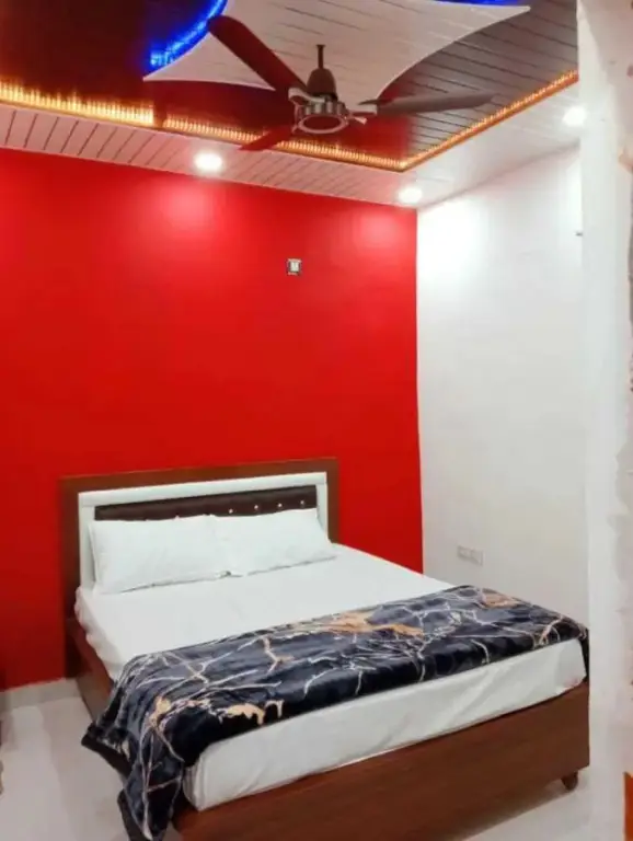 Мератх: OYO 703393 Hotel Neki & Restaurant