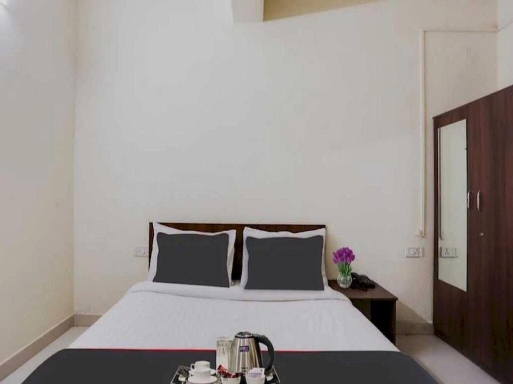 Мератх: Pop 702776 Oyo Hotel Welcome