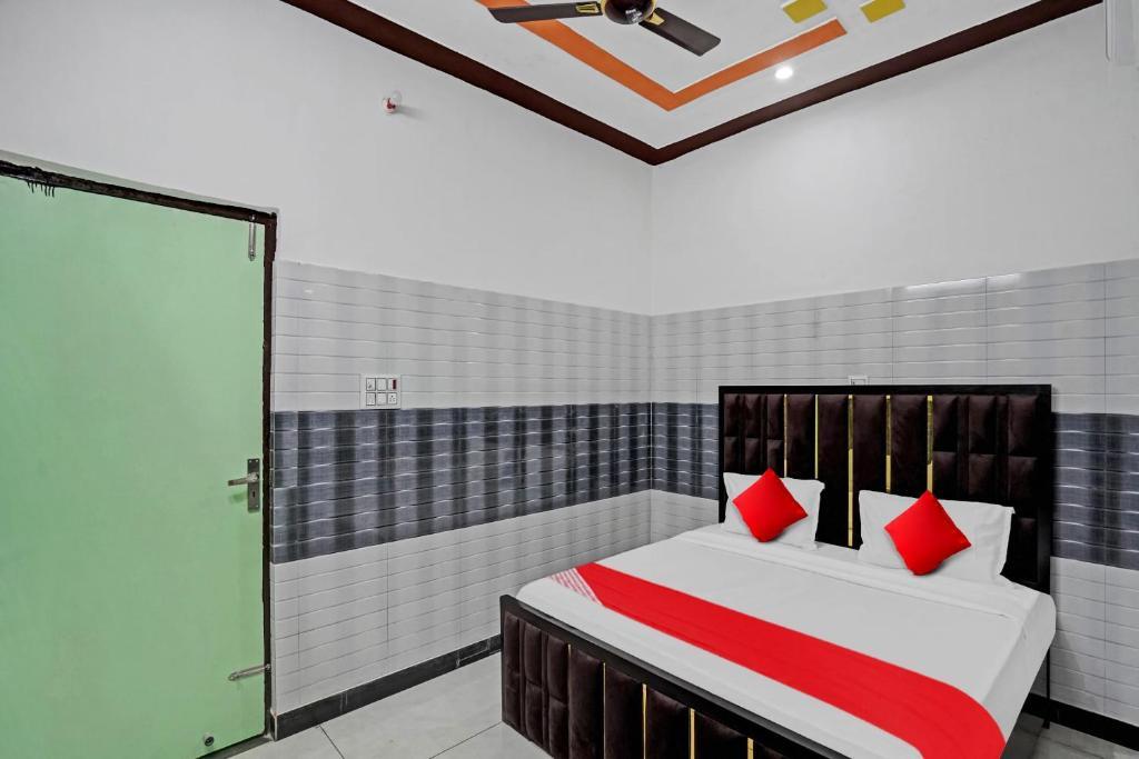 Мератх: OYO Flagship 80810 Hotel H N J