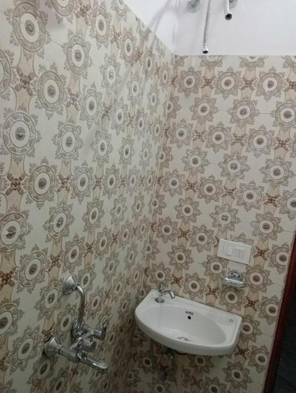 Морадабад: OYO 91341 Royal Stay Home