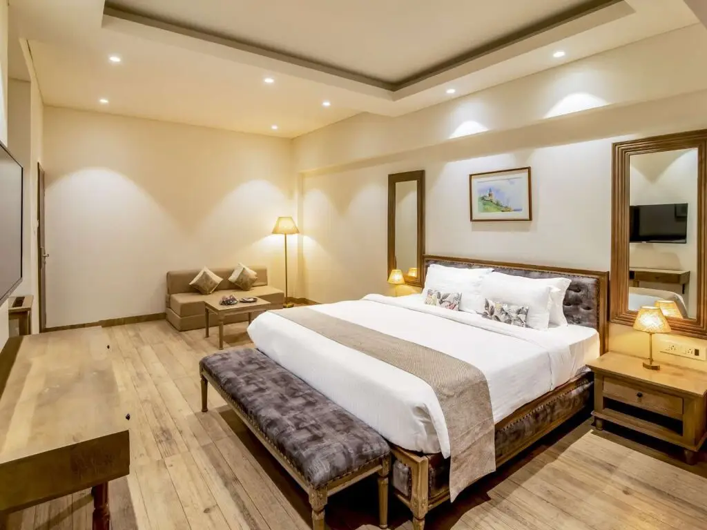 Мумбаи: Silver Oak Tropical Resort, By Bay Hotels