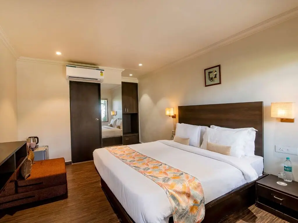 Мумбаи: Silver Oak Tropical Resort, By Bay Hotels