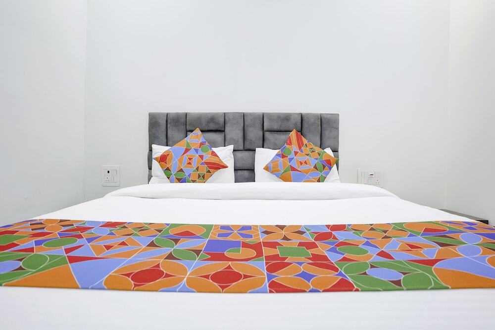 Мумбаи: Fabexpress Bhau Residency