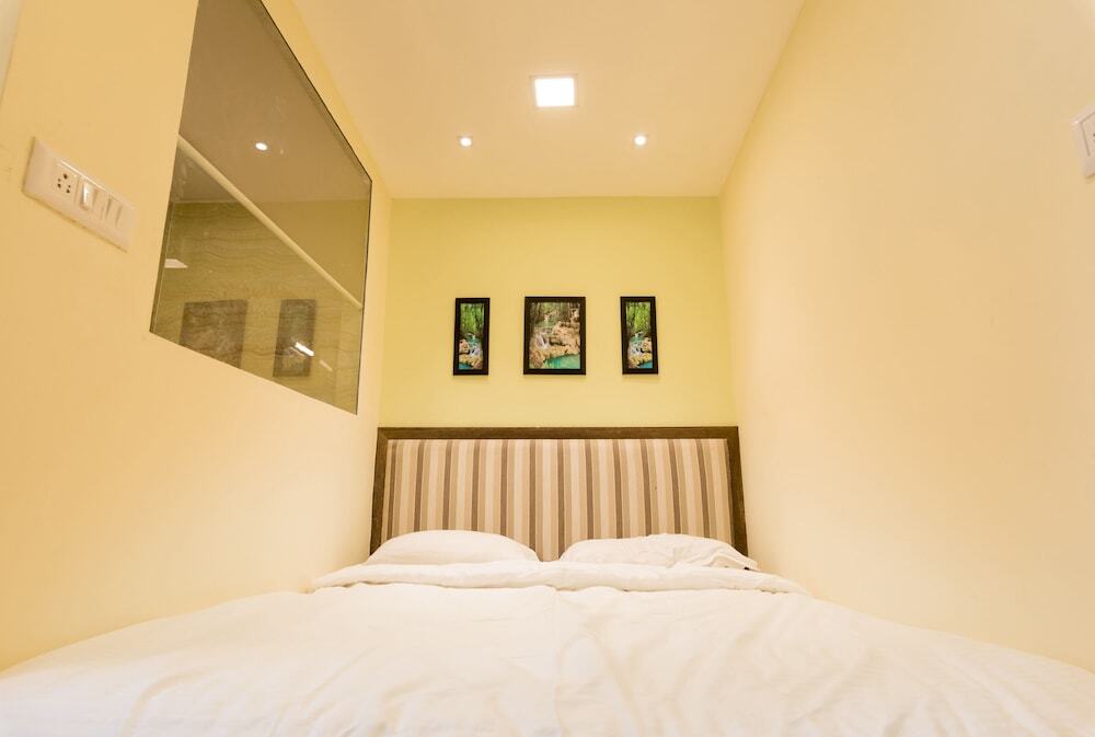 Мумбаи: Hotel New Sky Palace Residency - Near International Airport
