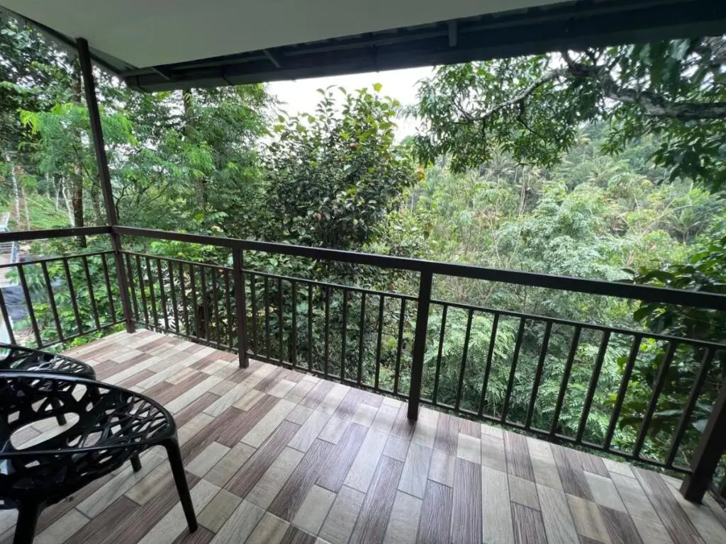 Муннар: Wild Poetry Munnar