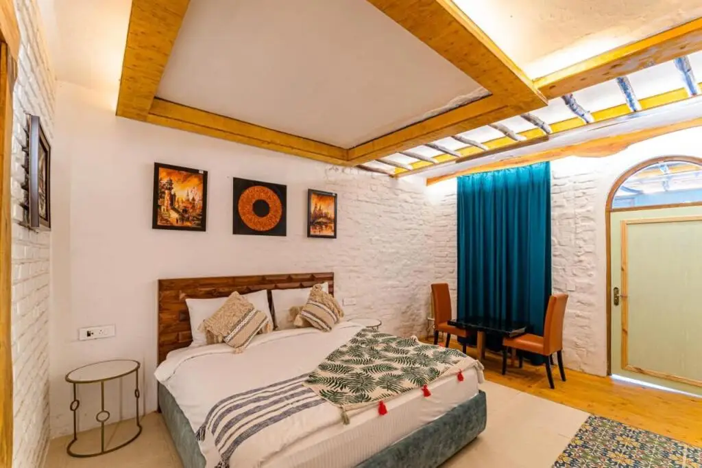 Массури: Light of Landour