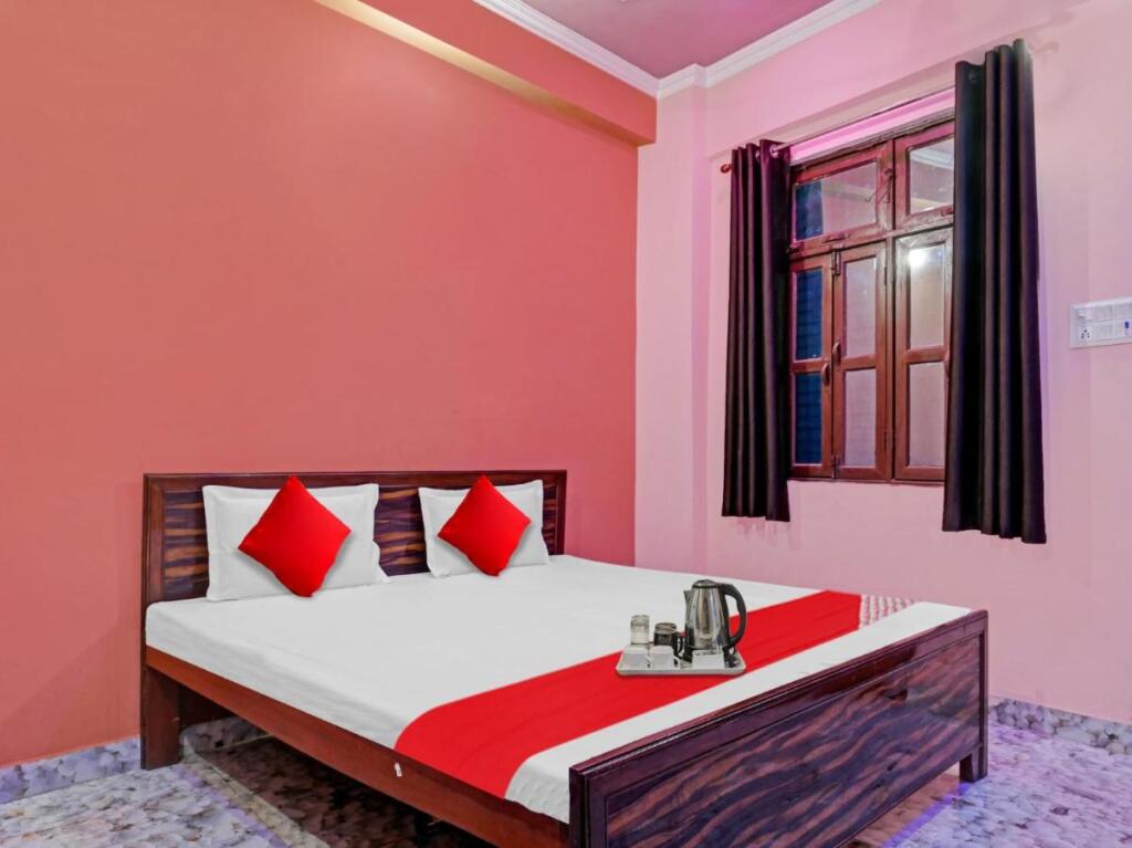 Найни: Spot On 70220 Hotel Kanha Inn