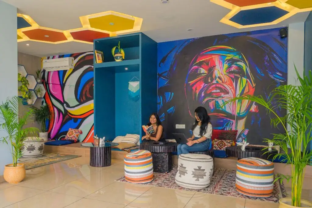 Наинитал: The Hosteller Jeolikote