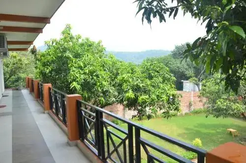 Наинитал: Corbett Milestone Resort