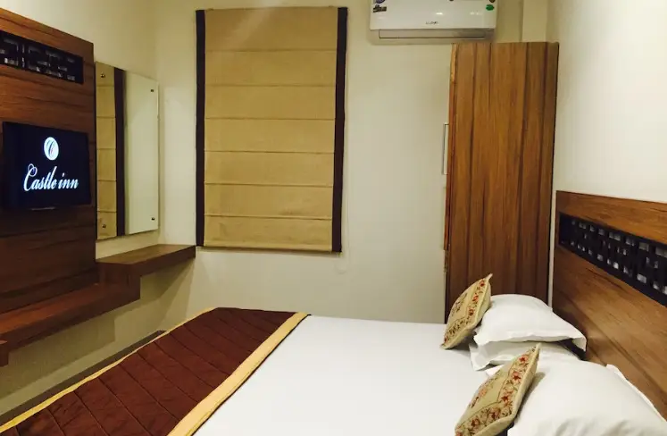 Наинитал: Hotel Castle Inn