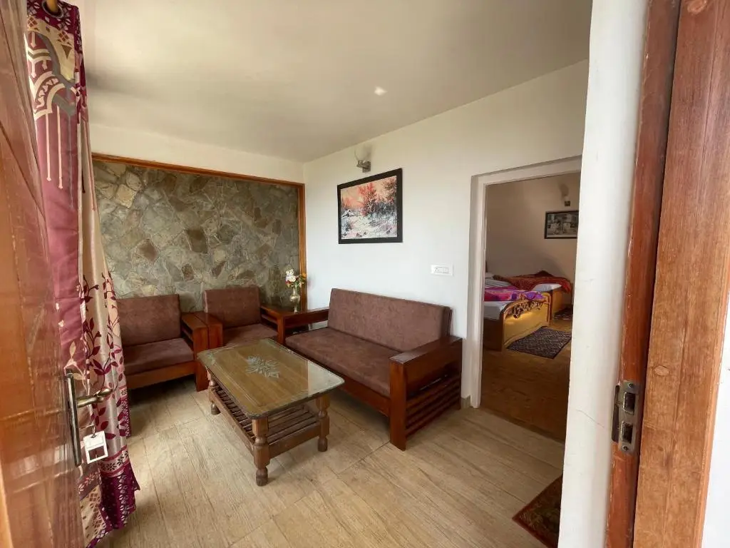 Наинитал: Shri Shail Inn